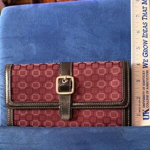 Nine & Co Burgundy Patterned Clutch Wallet, Never Used, MAKE AN OFFER!!!